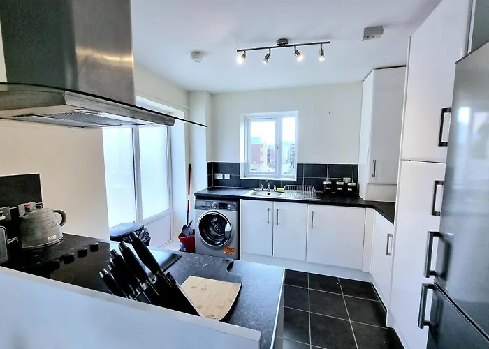 Luxury 2-bedroom Service With Balcony * Manchester