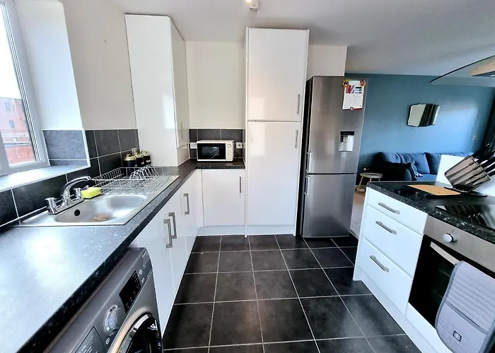 Daire Luxury 2-bedroom Service With Balcony *