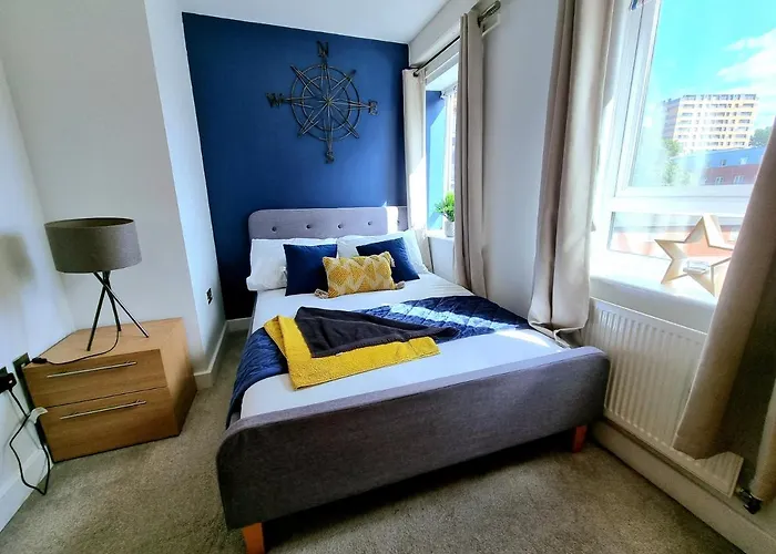 Luxury 2-bedroom Service With Balcony