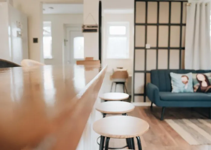 Bee - Byron House 펜션