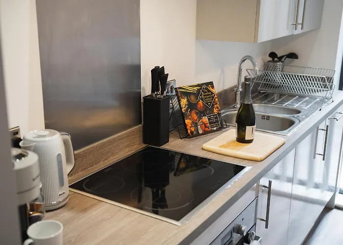 Appartement Modern 1-bed - Centre - Free Wi-fi - New - *