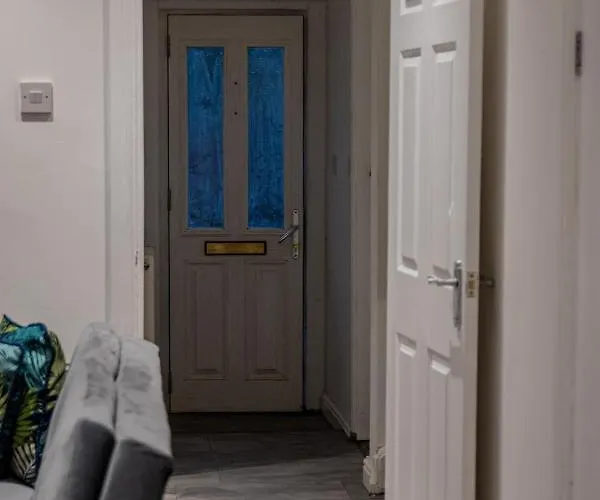 Bv Comfy Spacious 3 Bedroom House At Tatton Street Apartamento Manchester