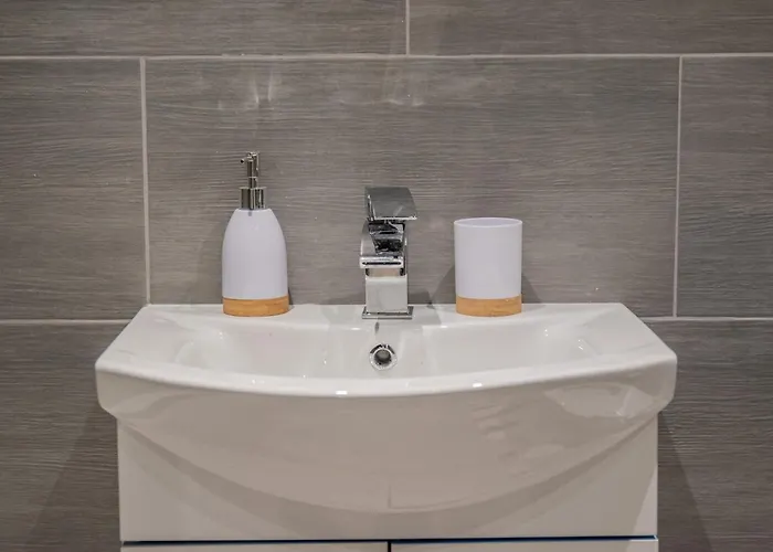 Bv Comfy Spacious 3 Bedroom House At Tatton Street Apartamento Manchester