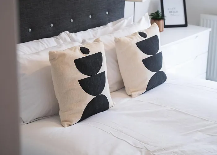 Centre 2-bed - New - Free Wi-fi -