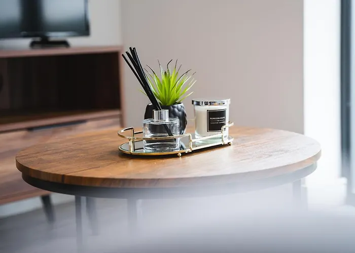 The Interchange - 2-bed - Brand New - 아파트 *