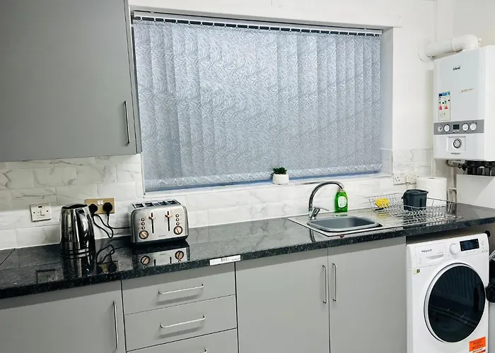 דירה Beautiful And Homely 3 Bed House With Free Parking So Close To Man And Centre מנצ'סטר