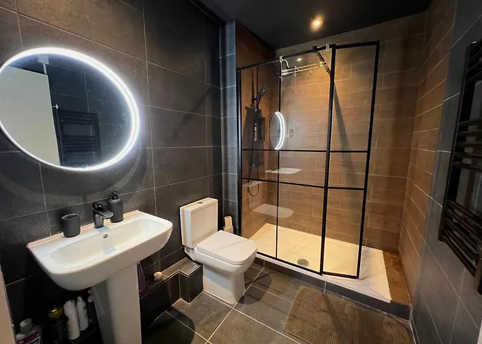 דירה View 2 Bedrooms Flat מנצ'סטר