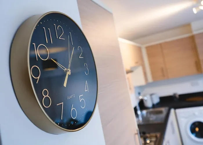 Centre 2-bed - New - Free Wi-fi -