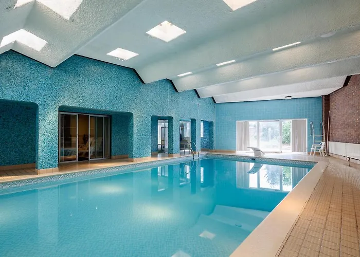 Beautiful 'mayfield' With Private Pool! Manchester