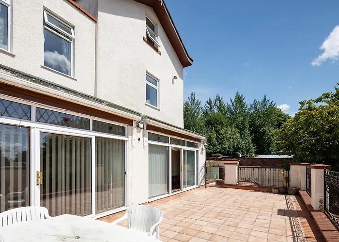 Beautiful 'mayfield' With Private Pool! مانشستر