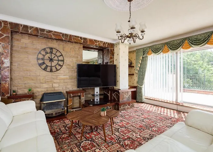 Beautiful 'mayfield' With Private Pool! Prázdninový dům