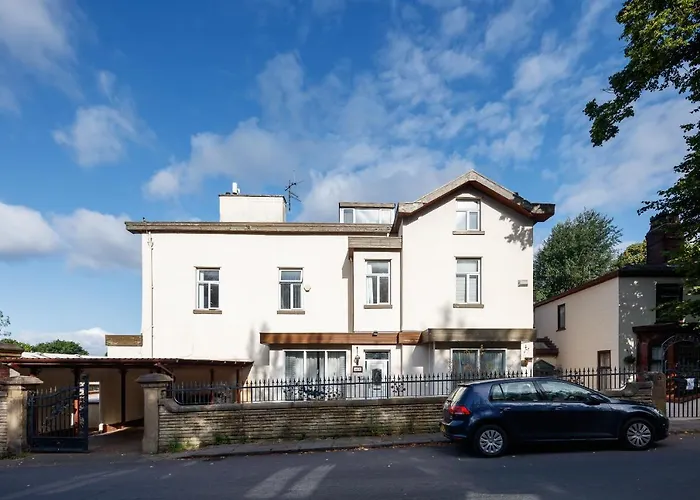 Beautiful 'mayfield' With Private Pool! مانشستر