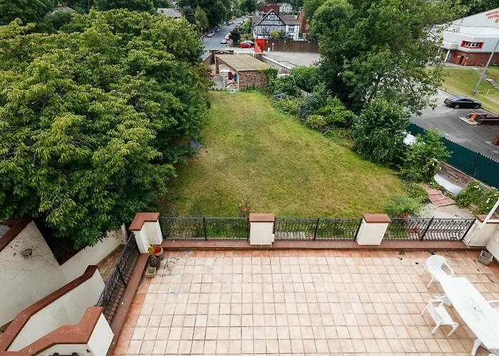 بيت للعطل Beautiful 'mayfield' With Private Pool! مانشستر