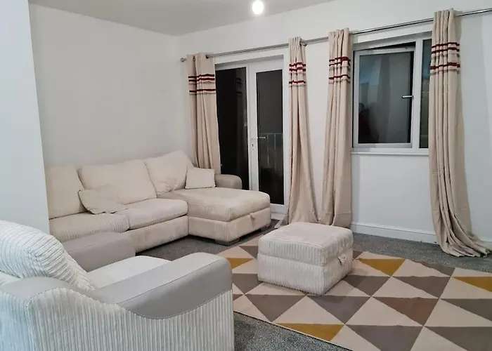 Impeccable 4-bed House Near Centre