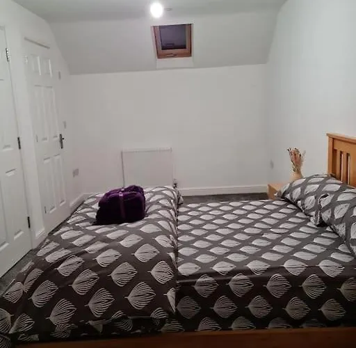 Impeccable 4-bed House Near Centre