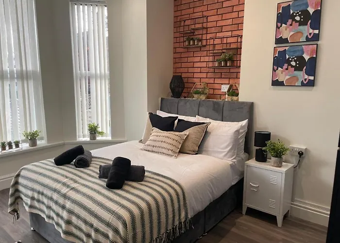 Deluxe In 20 Percent Off For Drake Concert Attendees! Манчестер