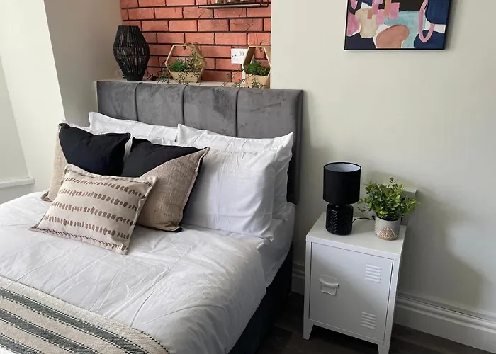 Deluxe In 20 Percent Off For Drake Concert Attendees! * Манчестер