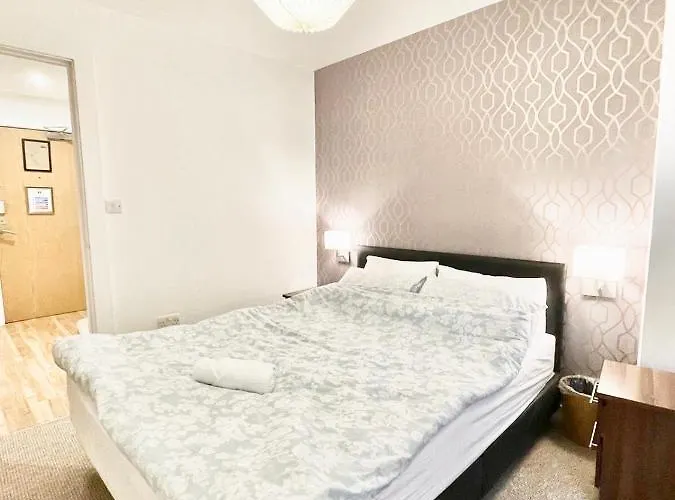 Lovely 2 - Bedroom In Centre Apartman