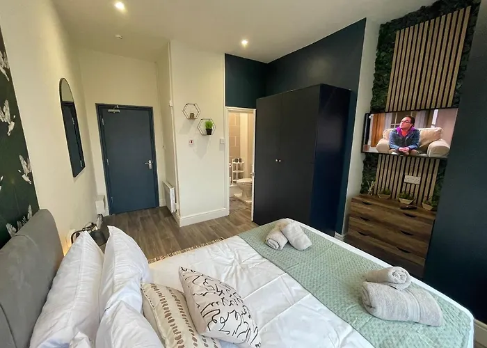 Deluxe In 20 Percent Off For Drake Concert Attendees! 맨체스터