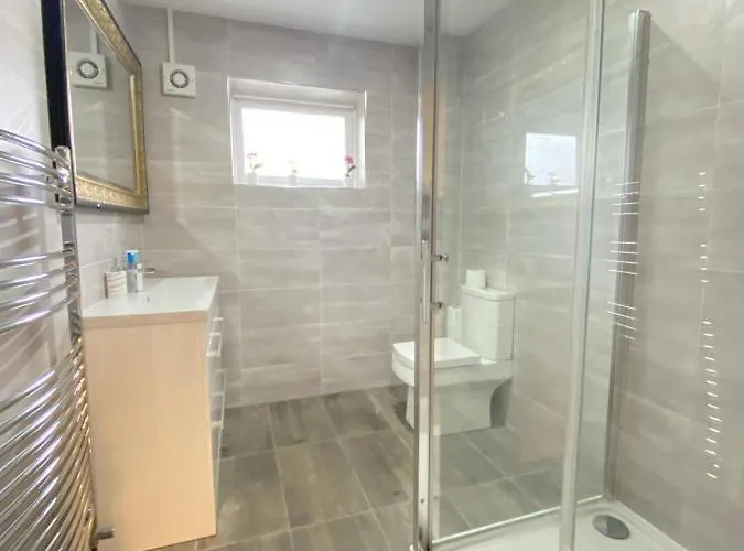 Δωμάτια σε οικογενειακή κατοικία Elcot Close Private In A 4 Bed Shared House Μάντσεστερ