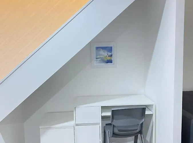 Elcot Close Private In A 4 Bed Shared House