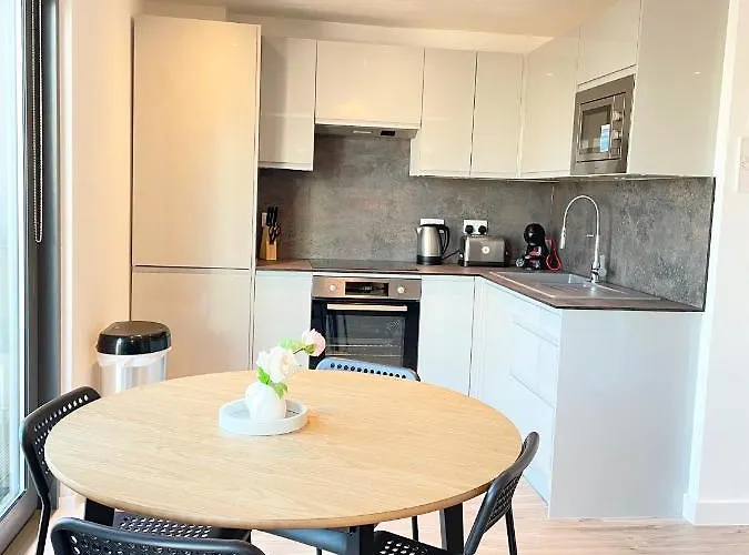 Centre, Floor Apartment, Two Balconies Apartman *