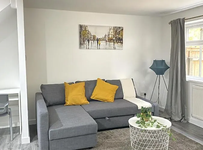 Elcot Close Private In A 4 Bed Shared House