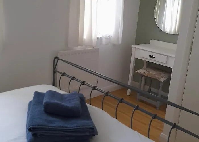 Casa vacanze 2 Bedroom House With Garden *