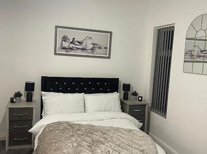 Apartman Short Stopzzz & Indoor Hot Tub Manchester