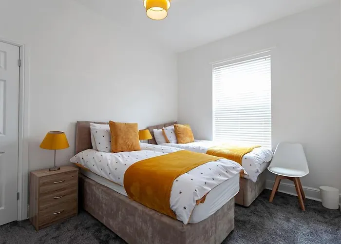 Spacious Comfortable House Close To Etihad+parking Сasa de vacaciones Mánchester