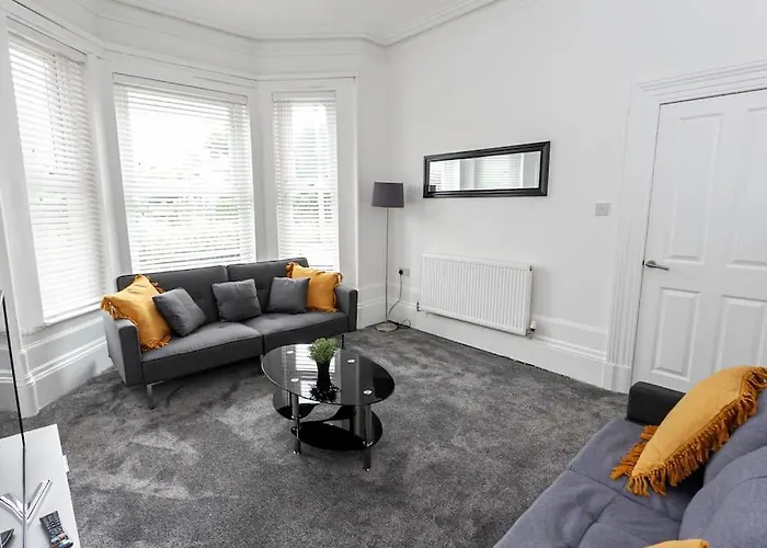 Spacious Comfortable House Close To Etihad+parking * Manchester