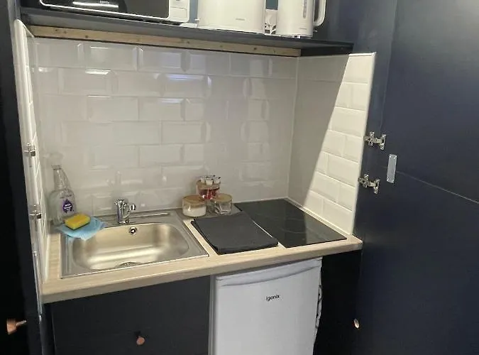 아파트 Deluxe In 20 Percent Off For Drake Concert Attendees! *