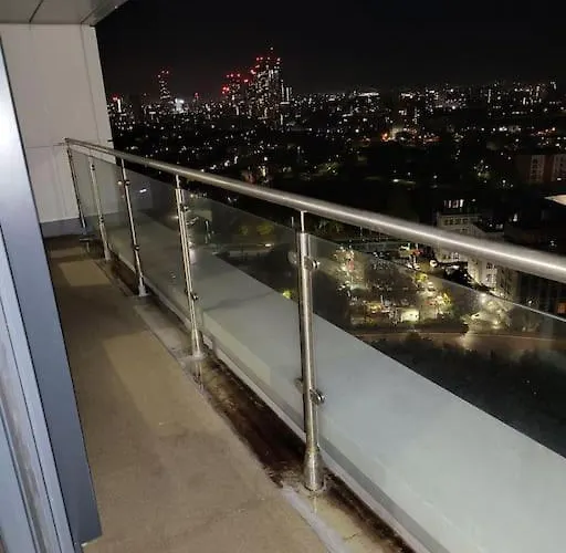 Beautiful 2 Bedroom Salford Quays *