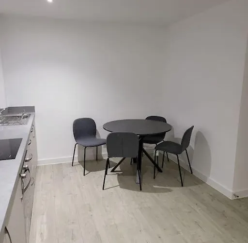 Beautiful 2 Bedroom Salford Quays