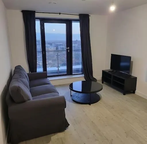 Beautiful 2 Bedroom Salford Quays