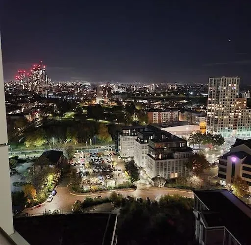 Beautiful 2 Bedroom Salford Quays *