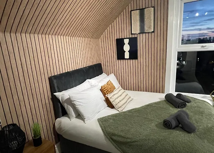 Deluxe In 20 Percent Off For Drake Concert Attendees!