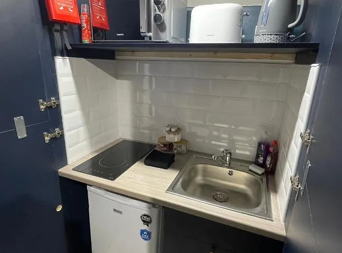 Deluxe In 20 Percent Off For Drake Concert Attendees! 아파트 맨체스터