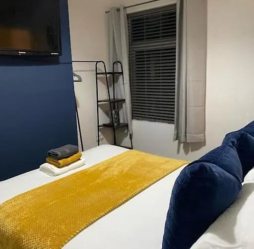 Whole House - Fast Wifi & Free Parking - Contractor Friendly By Irwell * Μάντσεστερ