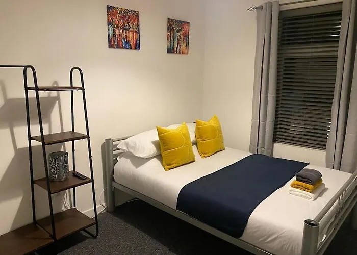 Whole House - Fast Wifi & Free Parking - Contractor Friendly By Irwell * Manchester