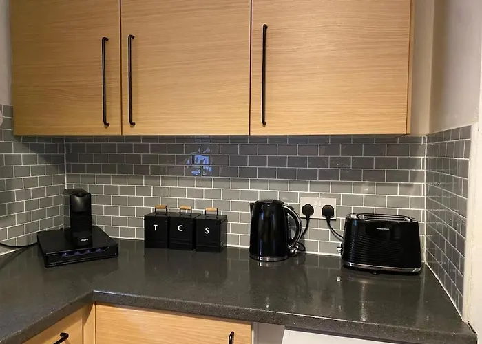 Διαμέρισμα Whole House - Fast Wifi & Free Parking - Contractor Friendly By Irwell *