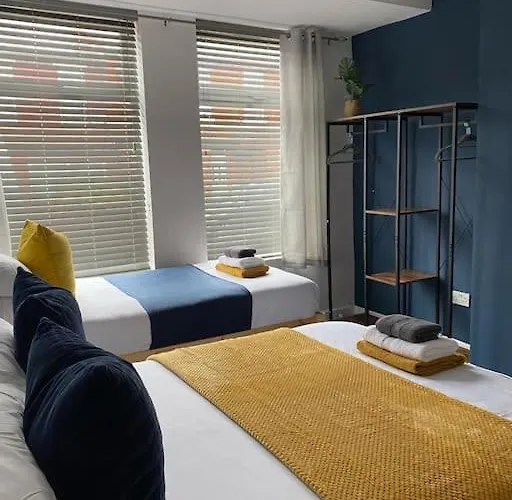 Whole House - Fast Wifi & Free Parking - Contractor Friendly By Irwell Manchester