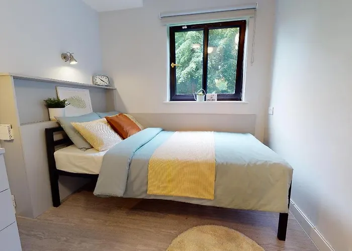 Comfy Ensuite Bedrooms At Gardens Near Centre * Manchester