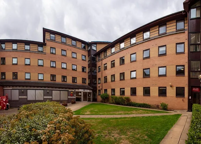 Ensuite Bedrooms With Shared Kitchen At Weston Hall In Apartment Manchester