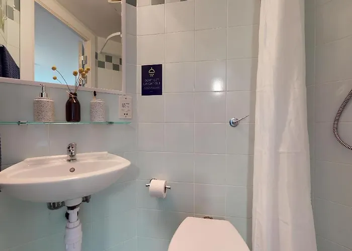 Comfy Ensuite Bedrooms At Gardens Near Centre * Manchester