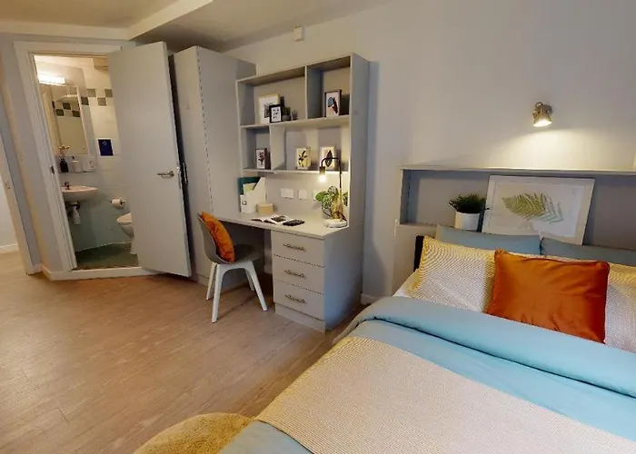 Comfy Ensuite Bedrooms At Gardens Near Centre Daire