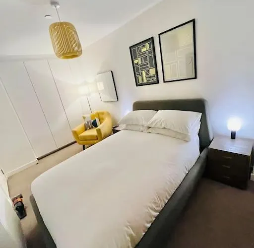 Apartment Eclectic Dwelling *