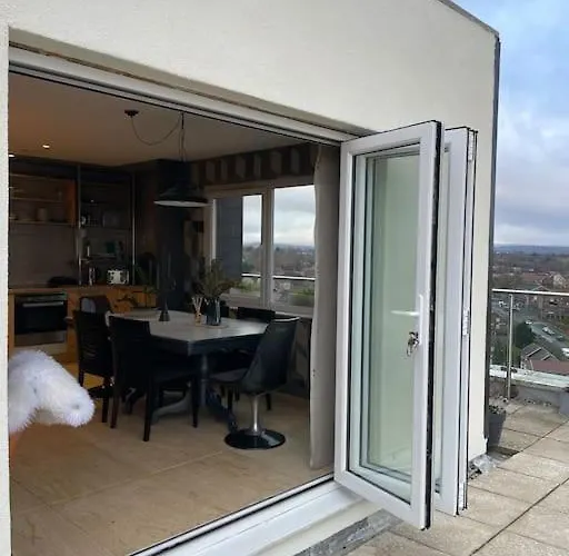 3 Bedroom Penthouse Apartament *