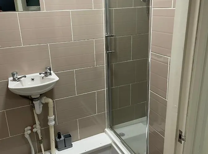 Deluxe In 20 Percent Off For Drake Concert Attendees! 아파트 *