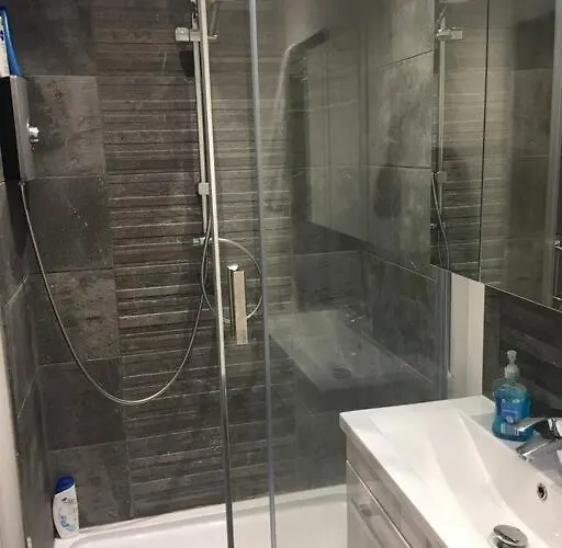 아파트 Beautiful Detached Private Annex In Great Location